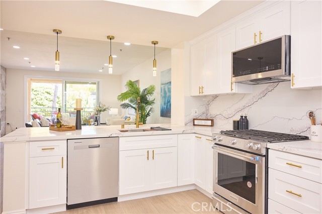 Detail Gallery Image 7 of 60 For 16291 Countess Dr #117,  Huntington Beach,  CA 92649 - 2 Beds | 2 Baths