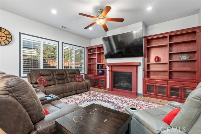 Detail Gallery Image 20 of 67 For 10010 Besancon Way, Bakersfield,  CA 93306 - 2 Beds | 2 Baths