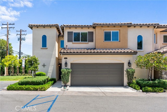 Detail Gallery Image 2 of 20 For 1529 Patricia Ave #6,  Simi Valley,  CA 93065 - 3 Beds | 2/1 Baths