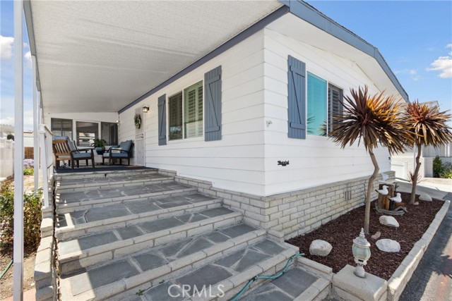 20701 Beach Boulevard, Huntington Beach CA: https://media.crmls.org/medias/695d4009-f82c-4a74-a326-79507b674a01.jpg