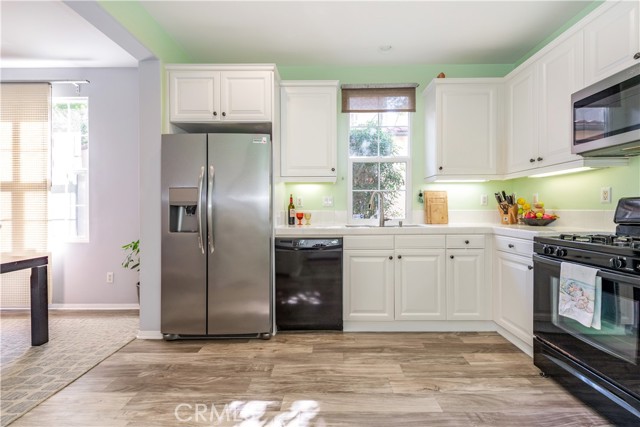 80 Great, Irvine CA: https://media.crmls.org/medias/695d613d-f722-4043-b864-12f90c09b4fb.jpg