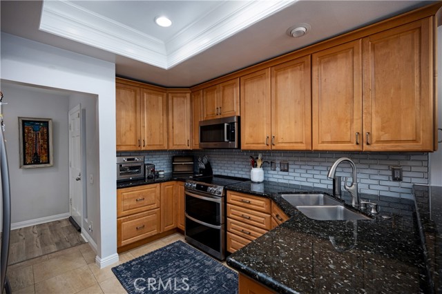 Detail Gallery Image 6 of 39 For 4713 E 4th, Long Beach,  CA 90814 - 2 Beds | 2 Baths