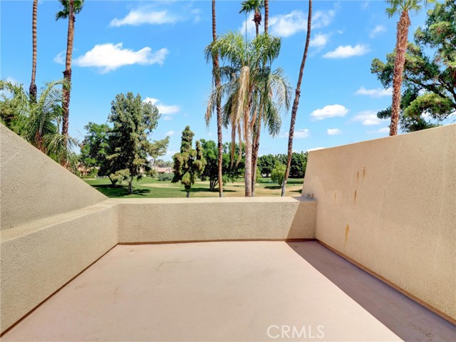 208 Kavenish S Drive, Rancho Mirage CA: https://media.crmls.org/medias/695d8dc6-76d3-46eb-a821-0b84c04b2f1a.jpg