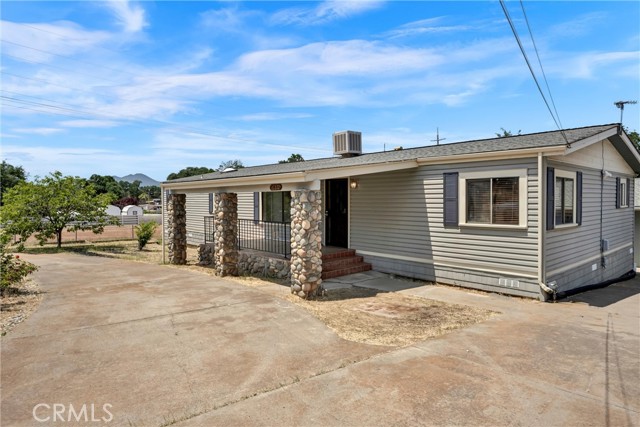 16272 27th Avenue, Clearlake CA: https://media.crmls.org/medias/695db51f-8b37-4842-b554-3977a6c8ac7d.jpg