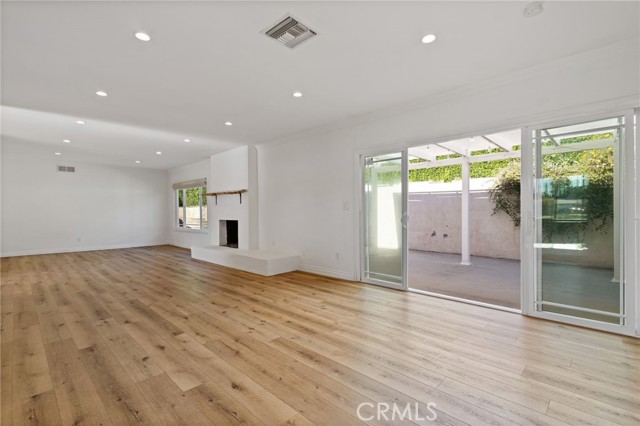 Detail Gallery Image 6 of 62 For 10215 Casaba, Chatsworth,  CA 91311 - 5 Beds | 3/1 Baths