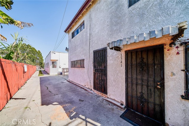 Image 3 for 1539 Gardenia Ave, Long Beach, CA 90813