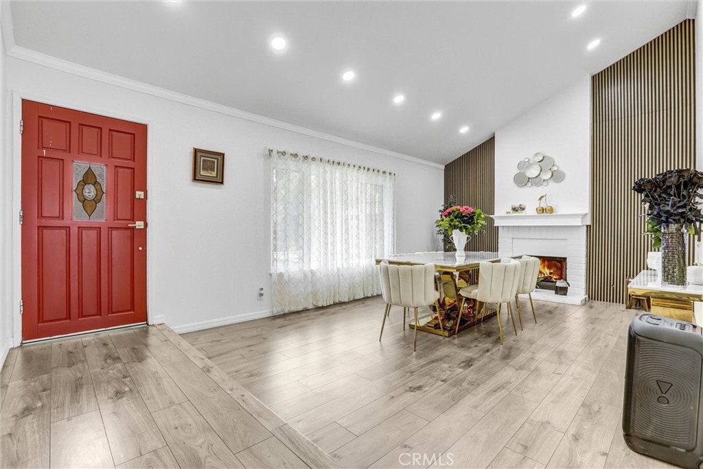 MLS #SR25263191 image #4