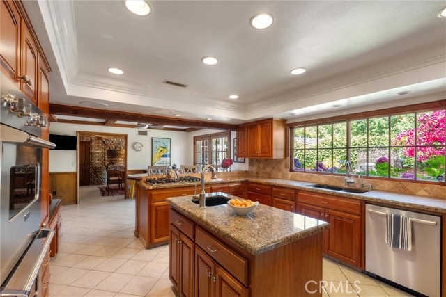 23060 Doris Way, Torrance CA: https://media.crmls.org/medias/695f10b9-e772-48d8-a757-f15c42ce3b3f.jpg