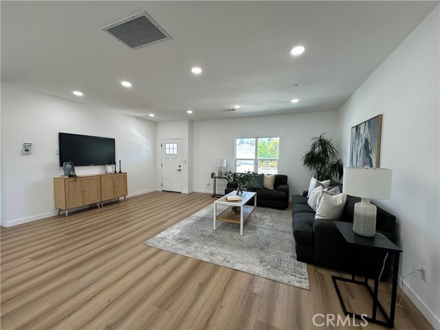 Detail Gallery Image 4 of 10 For 8249 Red Hill Country Club Drive, Rancho Cucamonga,  CA 91730 - 3 Beds | 2 Baths
