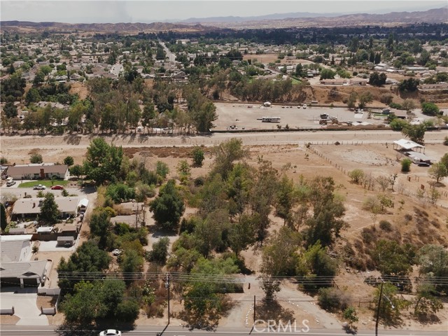 35525 Wildwood Canyon Rd, Yucaipa CA: https://media.crmls.org/medias/695f63e1-d04e-408f-a732-d59dc637bef6.jpg