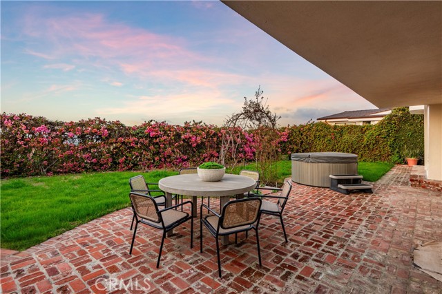 417 Via Almar, Palos Verdes Estates, California 90274, 4 Bedrooms Bedrooms, ,2 BathroomsBathrooms,Residential,For Sale,Via Almar,PV25033134