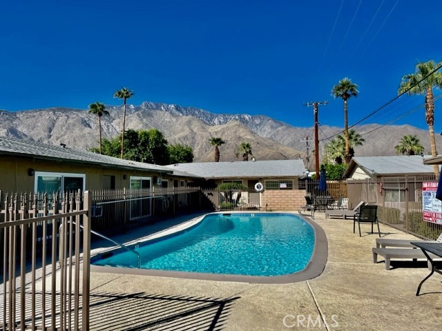 Detail Gallery Image 2 of 12 For 686 E Cottonwood Rd #12,  Palm Springs,  CA 92262 - 2 Beds | 1 Baths