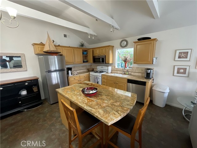 Detail Gallery Image 9 of 28 For 238 Unit a Avenida Montalvo a,  San Clemente,  CA 92672 - 3 Beds | 3/1 Baths