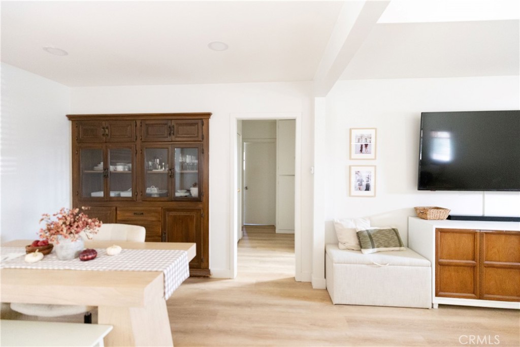 MLS #OC25221176 image #5