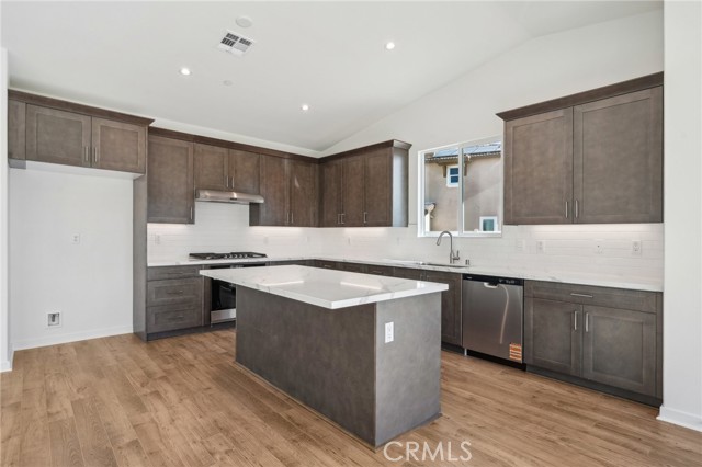41810 Castello Lane, Palmdale CA: https://media.crmls.org/medias/69615273-5010-4613-ba93-6609d3d8ffe5.jpg