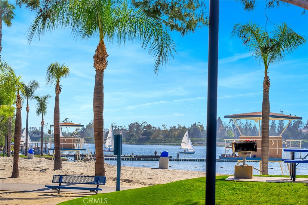 https://media.crmls.org/medias/6961aacd-3748-441c-915f-1a281063721c.jpg?preset=X-Large