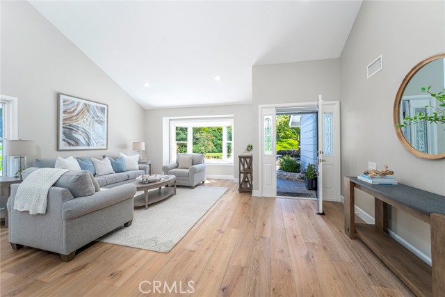 Image 7 of 63 For 3 Taylor Place