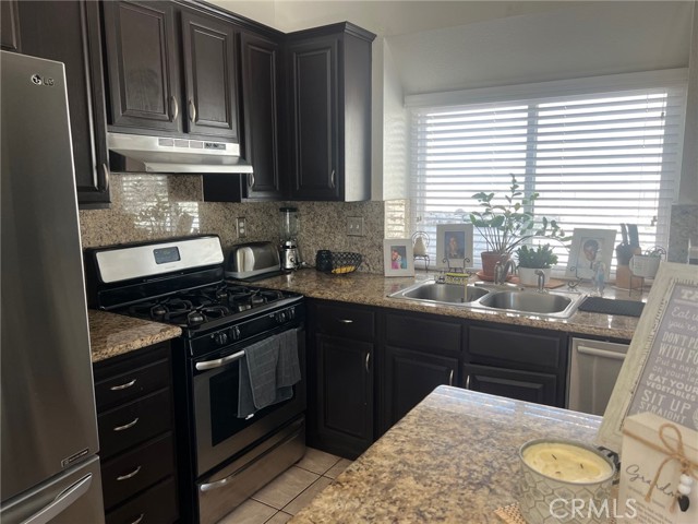 Detail Gallery Image 12 of 35 For 6105 Sherry Ct, Rancho Cucamonga,  CA 91737 - 4 Beds | 2/1 Baths