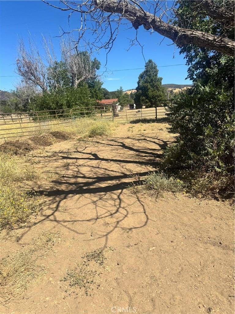 https://media.crmls.org/medias/69635dd7-47bd-407f-b050-2af91a9425e2.jpg?preset=X-Large