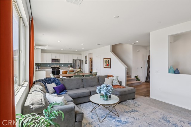 Detail Gallery Image 9 of 69 For 27214 Felsic Dr, Menifee,  CA 92585 - 5 Beds | 2/1 Baths