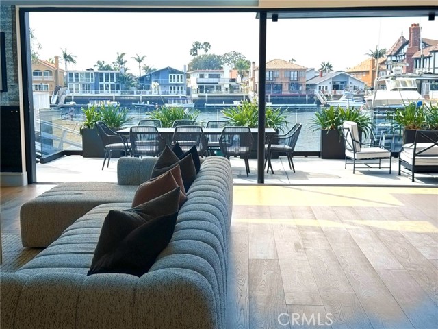 Detail Gallery Image 5 of 40 For 16861 Edgewater, Huntington Beach,  CA 92649 - 5 Beds | 4/1 Baths