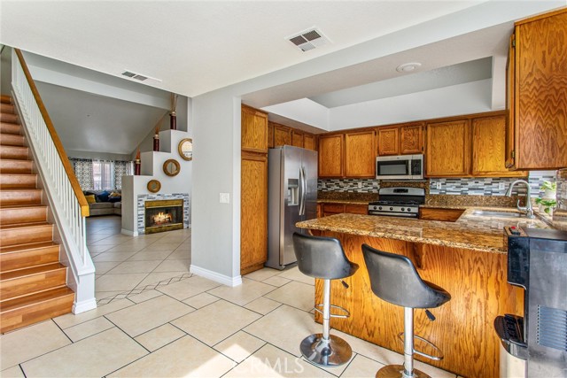 Kitchen with Breakfast Bar