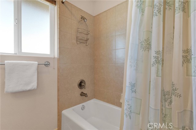 19410 Allegheny Court, Apple Valley CA: https://media.crmls.org/medias/6964989c-5685-4935-a198-ed7190706441.jpg