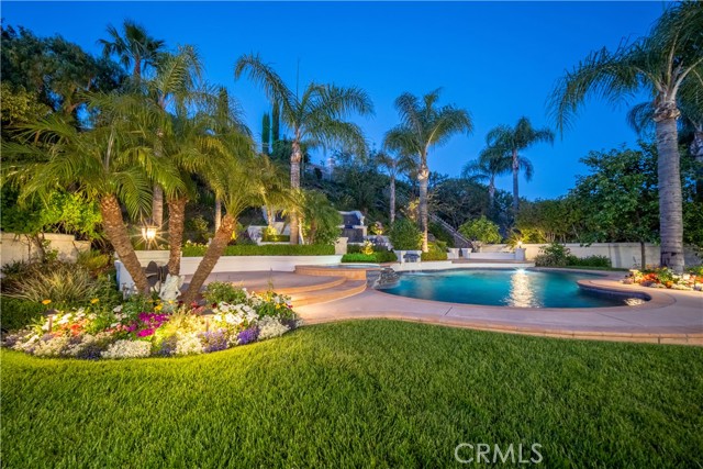 5366 Collingwood Circle, Calabasas CA: https://media.crmls.org/medias/6965bc38-b753-48b8-a544-ff39cd326a1b.jpg