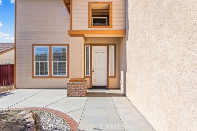 Detail Gallery Image 5 of 67 For 28536 Mission Dr, Menifee,  CA 92584 - 6 Beds | 4 Baths