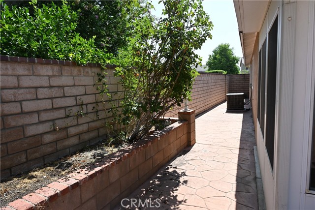 26320 Antonio Circle, Loma Linda CA: https://media.crmls.org/medias/6966f438-e320-41f6-9f4b-64def185a0e8.jpg