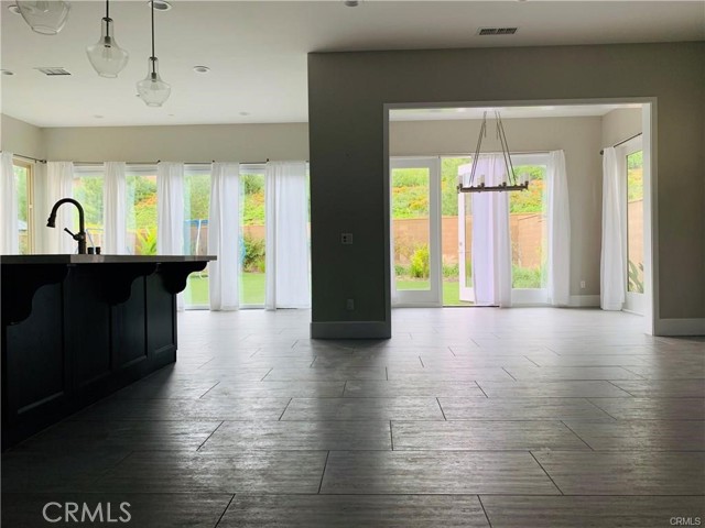 Detail Gallery Image 4 of 9 For 57 Stanza, Irvine,  CA 92620 - 4 Beds | 4 Baths