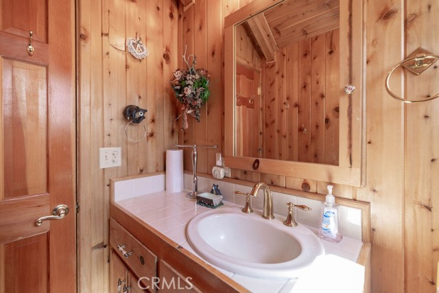 Detail Gallery Image 16 of 36 For 39820 Snowball, Big Bear Lake,  CA 92315 - 3 Beds | 1/1 Baths