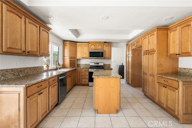 Detail Gallery Image 16 of 73 For 16481 Valle Vista Way, Riverside,  CA 92506 - 5 Beds | 3 Baths