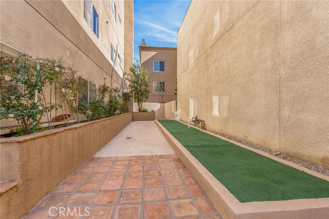 Detail Gallery Image 51 of 66 For 10626 Valley Spring #103,  Toluca Lake,  CA 91602 - 2 Beds | 2 Baths