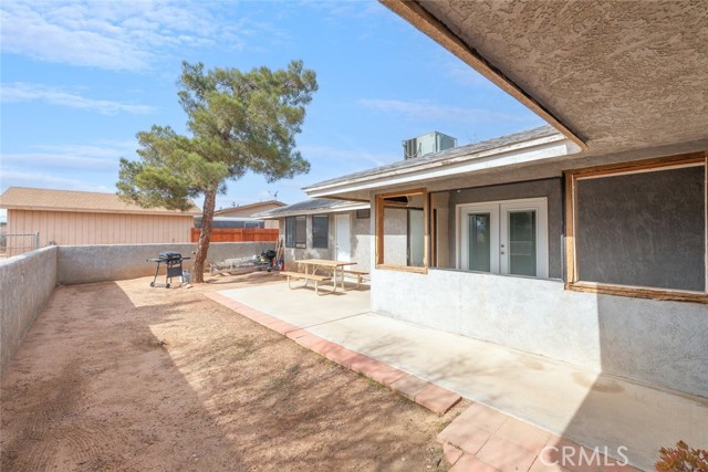 17733 Fresno Street, Hesperia CA: https://media.crmls.org/medias/69696428-6714-4490-8948-17be4f1f90ae.jpg