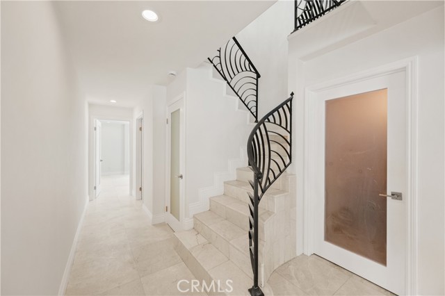 3856 Vista Linda Drive, Encino CA: https://media.crmls.org/medias/696a8141-67af-44c7-a063-337a0c614c44.jpg