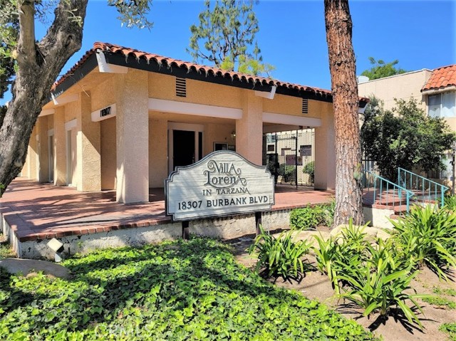 Detail Gallery Image 1 of 26 For 18307 Burbank Bld #14,  Tarzana,  CA 91356 - 2 Beds | 2 Baths