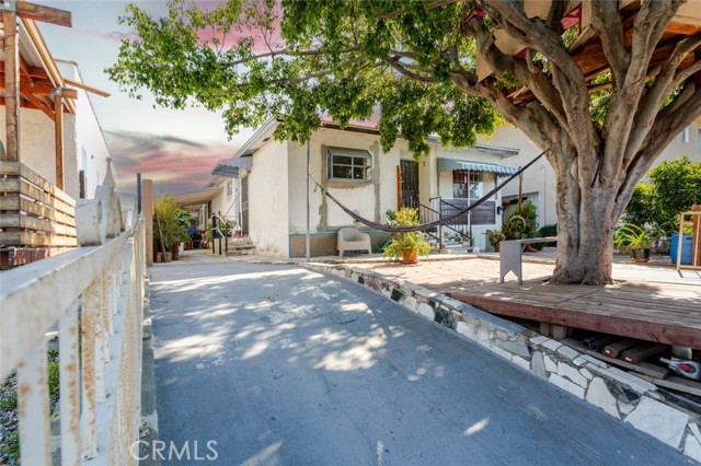 Detail Gallery Image 5 of 40 For 2945 Estara Ave, Los Angeles,  CA 90065 - 4 Beds | 2 Baths