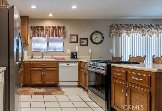 12386 Pawnee Road, Apple Valley CA: https://media.crmls.org/medias/696b9f6e-34ee-4e3f-ac97-dcb573555a13.jpg