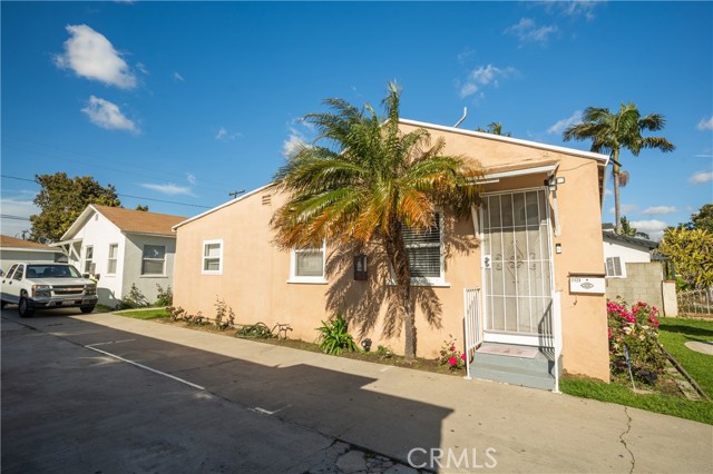 2123 Columbia Street, Long Beach, California 90810, ,Multi-Family,For Sale,Columbia,SB24066151