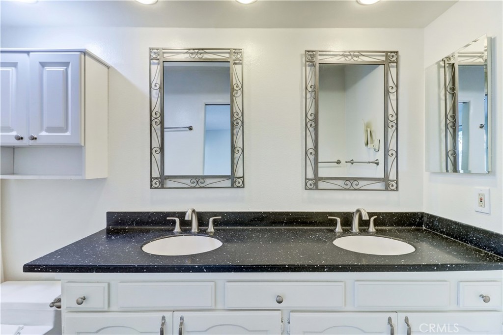 MLS #OC25267667 image #37