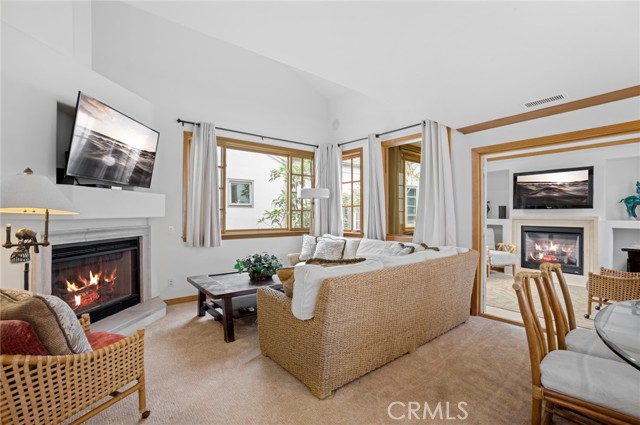 Detail Gallery Image 4 of 15 For 502 1/2 Goldenrod Ave, Corona Del Mar,  CA 92625 - 2 Beds | 2/1 Baths