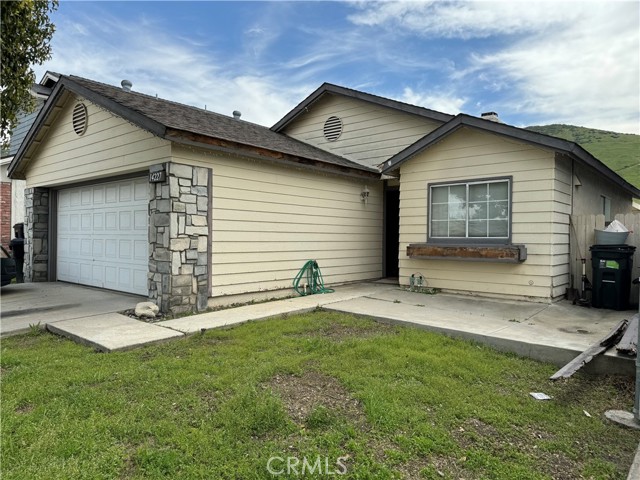 Detail Gallery Image 3 of 5 For 14227 Weeping Willow Ln, Fontana,  CA 92337 - 3 Beds | 2 Baths