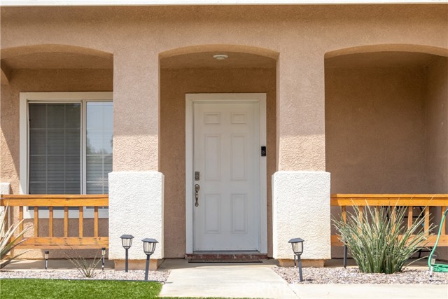 Detail Gallery Image 3 of 32 For 1280 Abbey Pines Dr, Perris,  CA 92571 - 3 Beds | 2/1 Baths