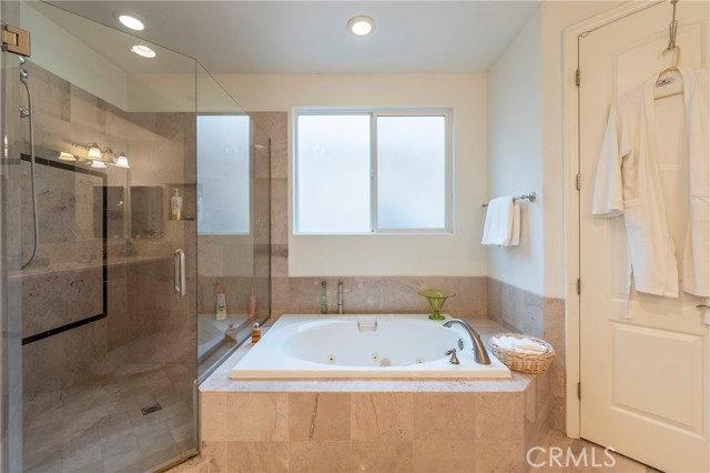 Detail Gallery Image 14 of 49 For 116 11th St, Huntington Beach,  CA 92648 - 3 Beds | 3/1 Baths