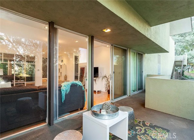 Detail Gallery Image 15 of 18 For 3625 Fredonia Dr #4,  Hollywood Hills,  CA 90068 - 2 Beds | 2 Baths