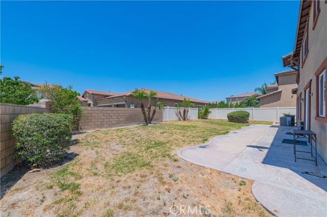 6851 Tourmaline Drive, Eastvale CA: https://media.crmls.org/medias/6971b1b8-058e-416d-8adb-3cec64114b41.jpg