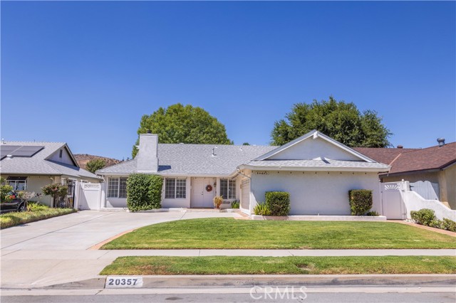20357 Fairweather Street, Canyon Country CA: https://media.crmls.org/medias/697269e5-5f29-4afa-bcb3-196af5b37eb4.jpg