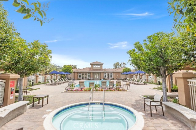 8383 E Arrowhead Way, Anaheim Hills CA: https://media.crmls.org/medias/6972ace3-1cf9-4ba5-b956-8da4fb3d8c6d.jpg