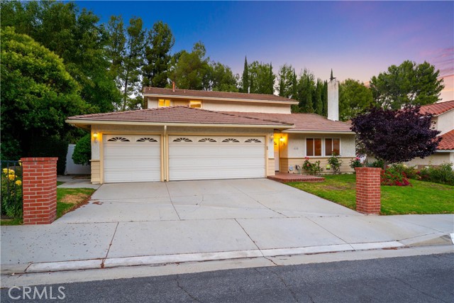 6120 Hedgewall Drive, Westlake Village CA: https://media.crmls.org/medias/6972be60-abe6-43a2-b00b-f3d1279d3ac5.jpg